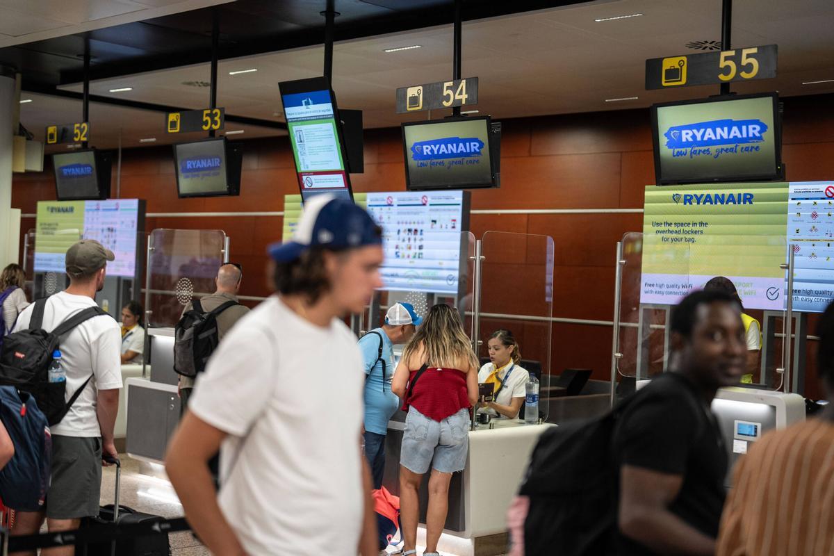 Dues vagues de 'handling' amenacen de complicar la Setmana Santa a Barcelona-El Prat i altres aeroports d'Espanya