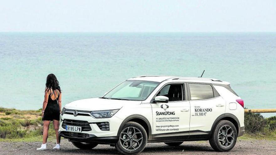 POLIVALENCIA Pese a no contar con la tracción total esta versión, es capaz de circular por caminos de tierra gracias a la altura de los bajos al suelo y a unos voladizos no muy prominentes. | F. FERNÁNDEZ