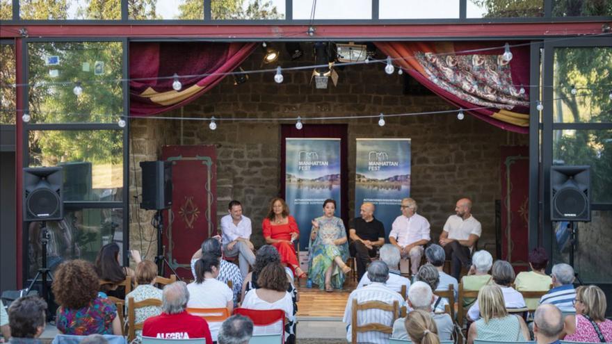 El público quedó sorprendido con la cantidad de anécdotas que se contaron durante la jornada. | MARTA MARCO