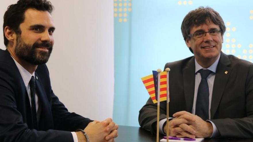 Puigdemont demana empara a Roger Torrent per poder ser investit