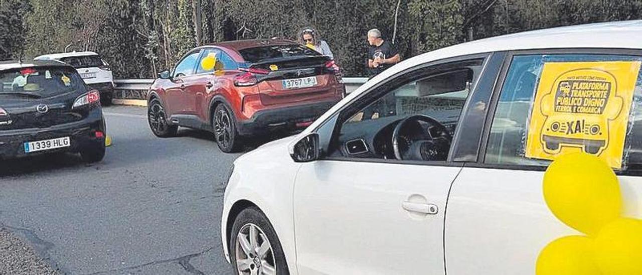 BUS BETANZOS: Decenas de coches exigen mejoras en el bus en caravana por la AP-9