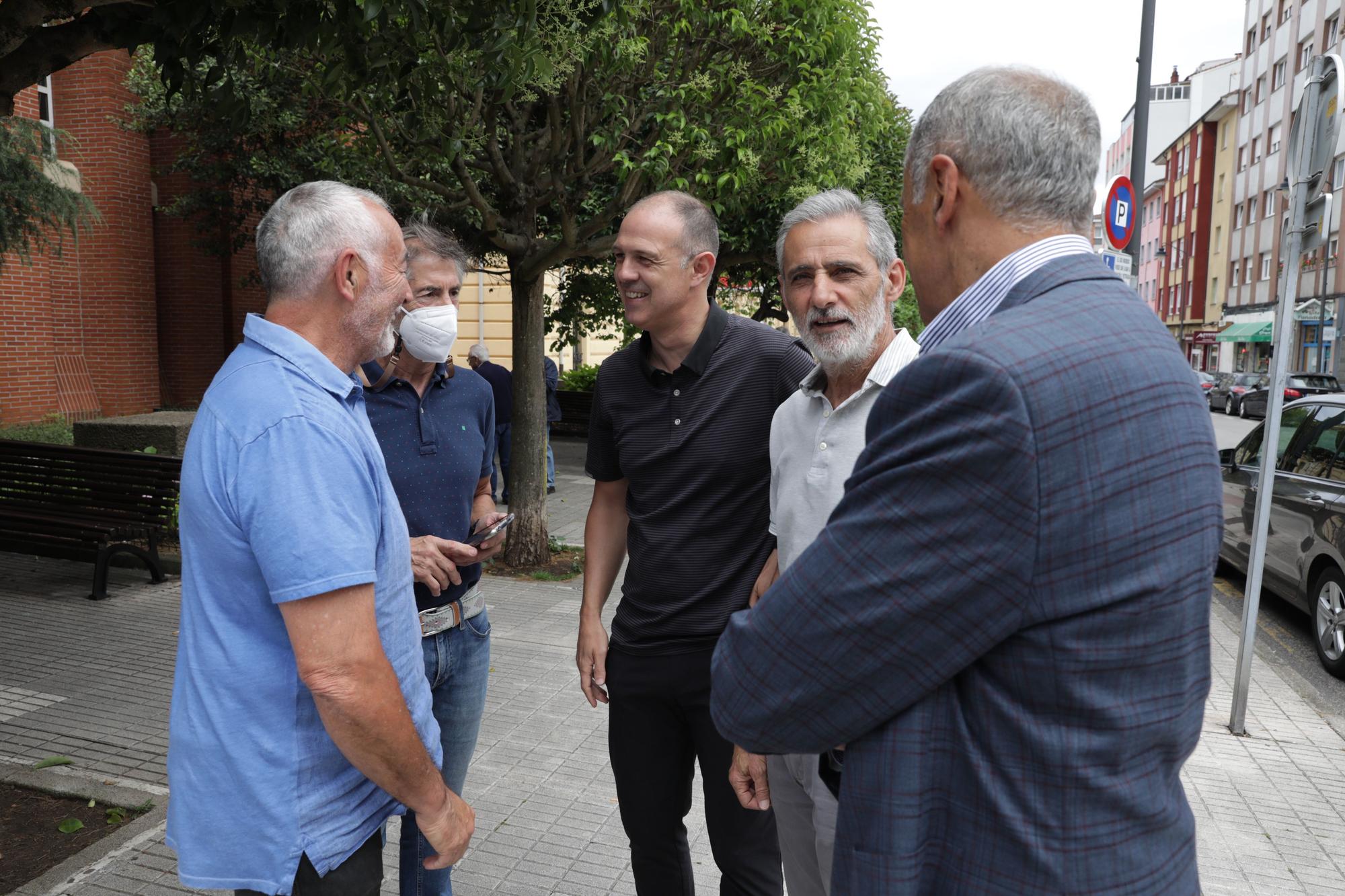 En imágenes: así fue el emotivo último adiós a Fernando Fueyo, cura del Sporting