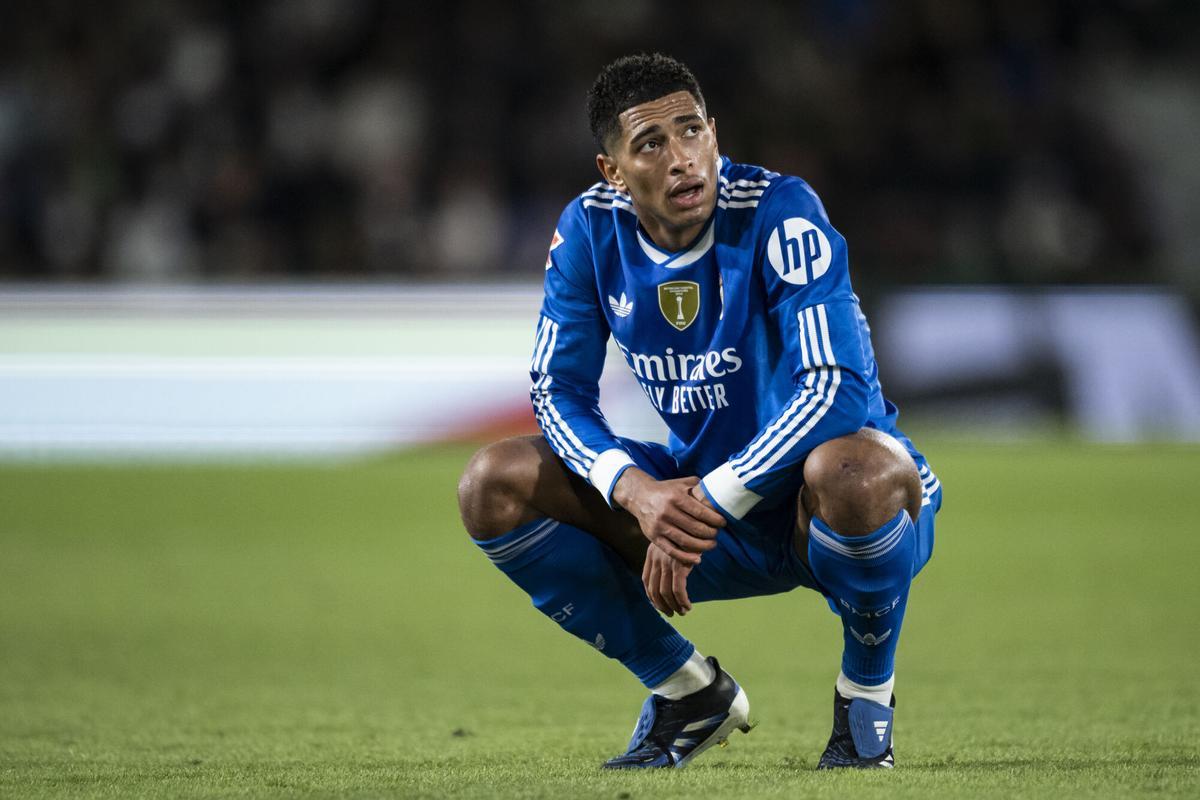 Jude Bellingham of Real Madrid CF looks on during the Spanish league, La Liga EA Sports, football match played between Elche CF and Real Madrid C.F. at Manuel Martinez Valero Stadium on November 23, 2025 in Elche, Spain. AFP7 23/11/2025 ONLY FOR USE IN SPAIN. Francisco Macia / AFP7 / Europa Press;2025;SPORT;ZSPORT;SOCCER;ZSOCCER;Elche CF v Real Madrid C.F - La Liga EA Sports;