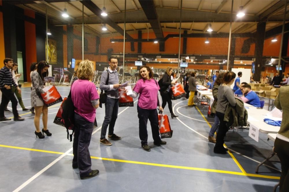 Entrega de dorsales de la Carrera de la Mujer