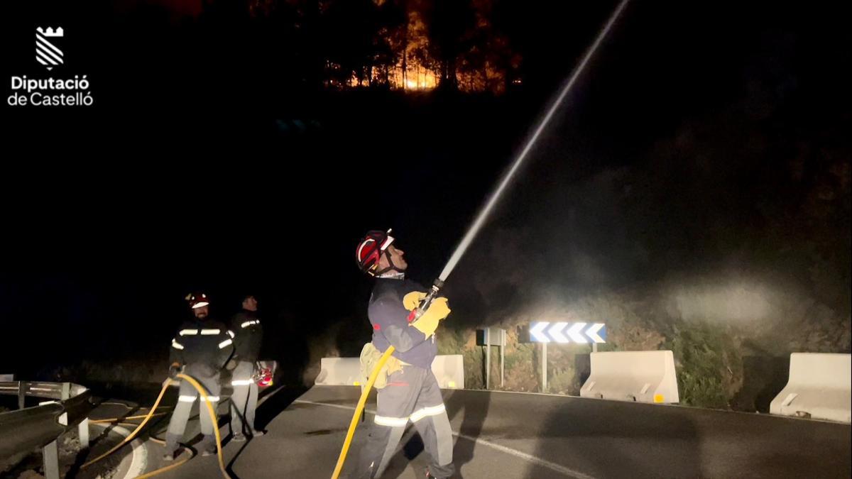 Actuación de los bomberos durante la pasada noche