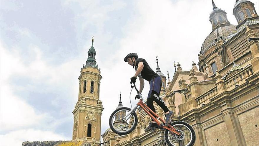 Las bicis toman la plaza del Pilar