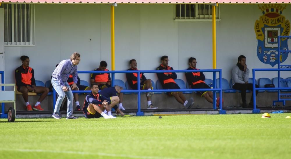 Entrenamiento UD Las Palmas en Barranco Seco ...