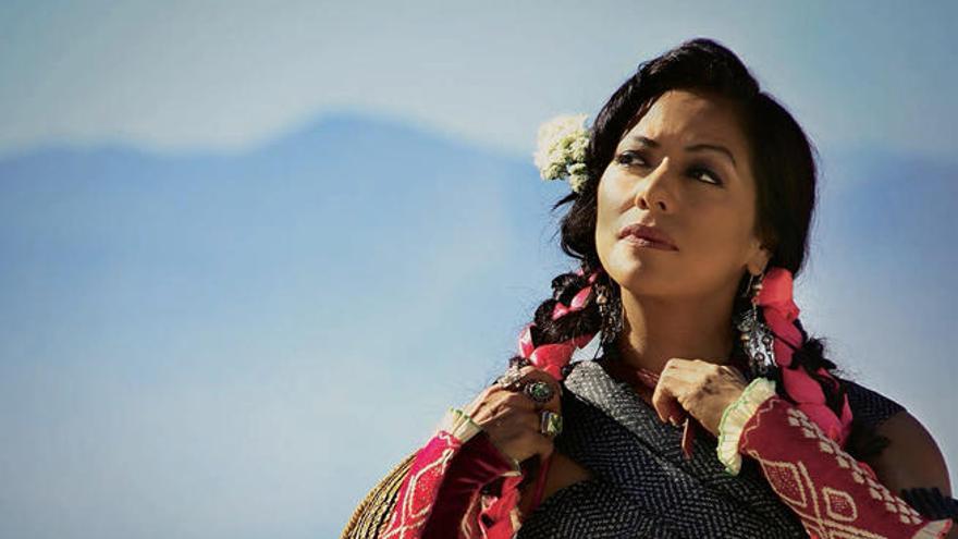 Lila Downs.