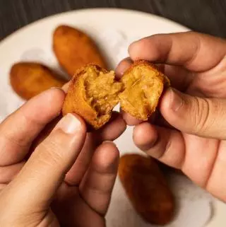 Estas son las mejores croquetas de Córdoba, según ChatGPT: de distintos sabores, sabrosas por dentro y con un exterior crujiente