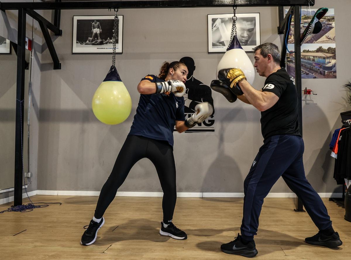 Sheila Martínez, la alicantina, campeona de Europa de boxeo de peso pluma