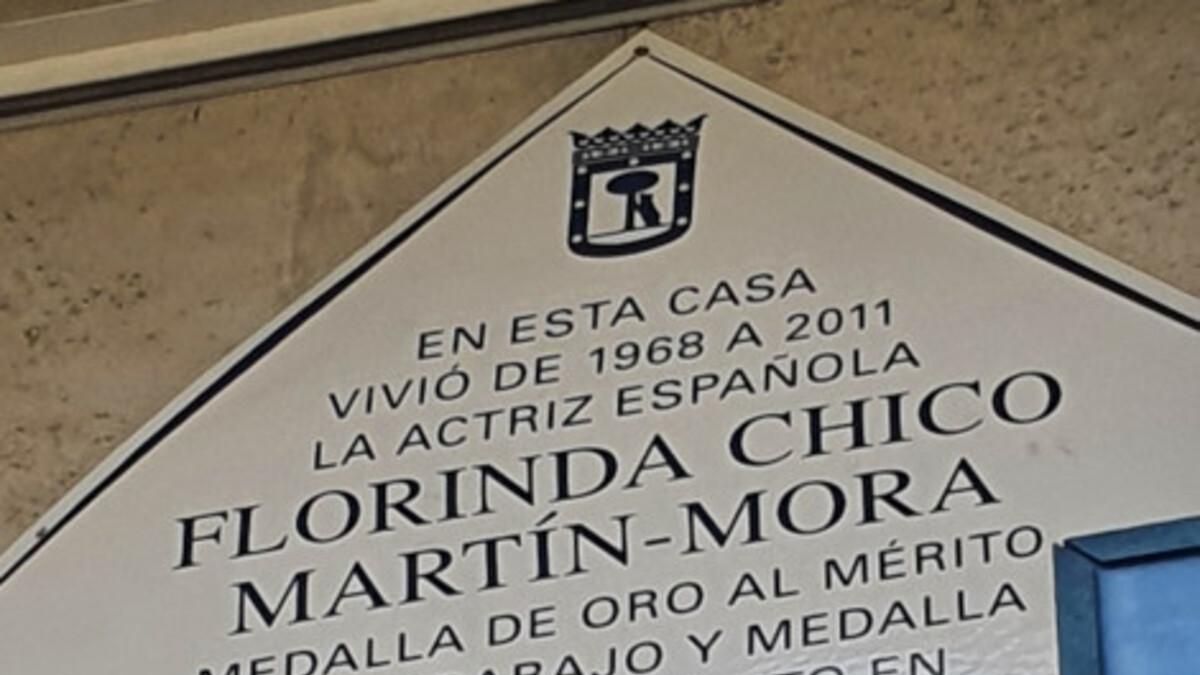 Placa que homenajea a Florinda Chico en el distrito de Arganzuela
