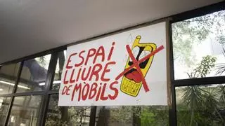 Las escuelas deberán esperar a retirar las pizarras digitales para evitar "penalizaciones económicas"
