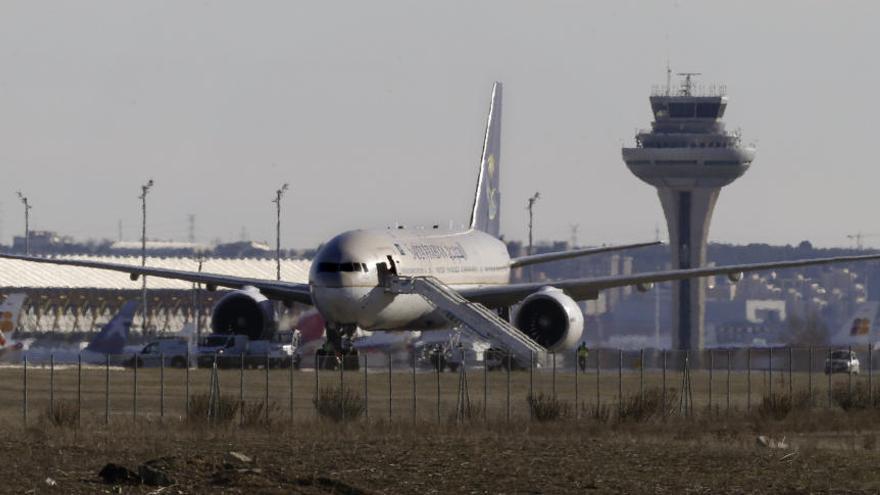 Una falsa alarma obliga a desallotjar un avió a Barajas