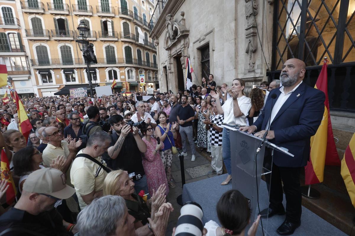 Imágenes de la manifestación en Cort, Palma, en apoyo a Ceuta
