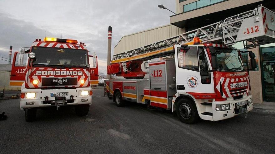 Dos heridos en Cambre por un incendio en una vivienda