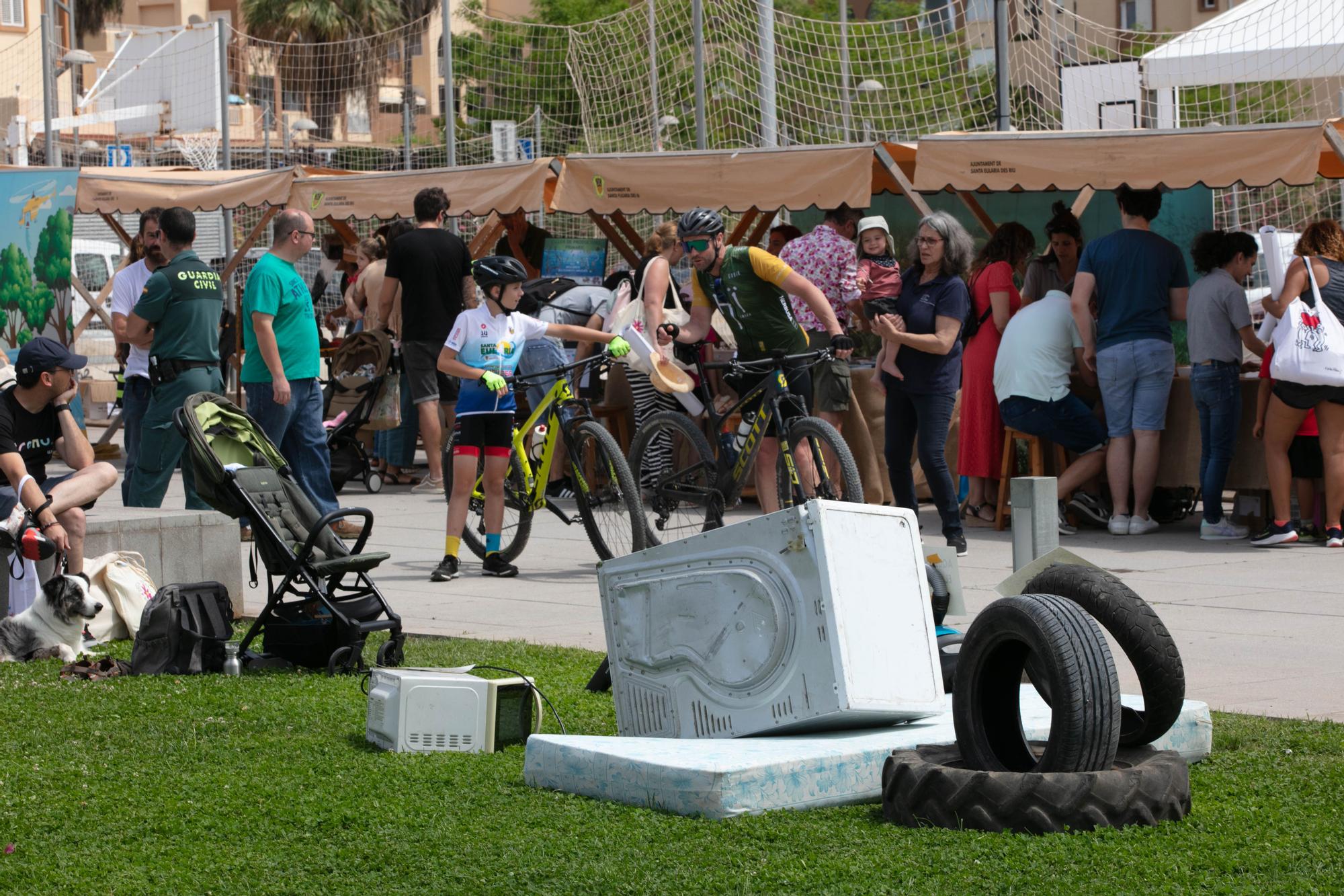 Mira aquí todas las fotos de la feria ECO UC de Santa Eulària