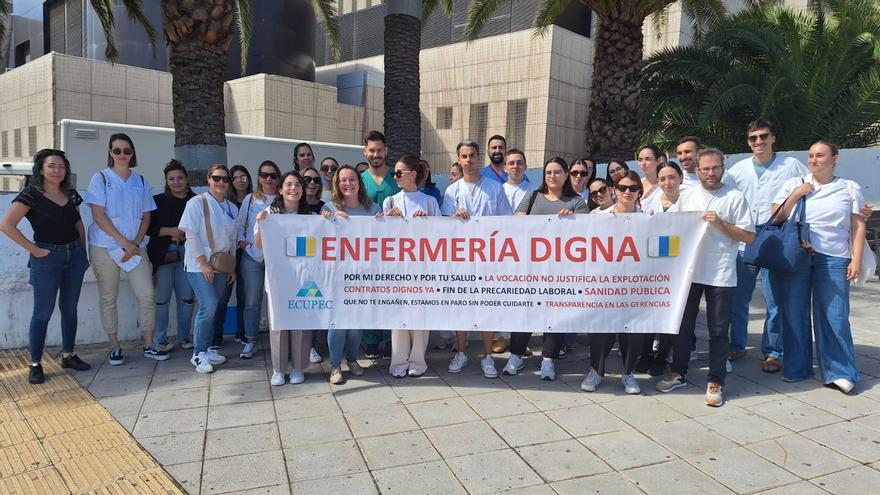 Los enfermeros del Insular-Materno protestan por el sistema de contratación: &quot;empecé a sufrir crisis de ansiedad y a tenerle fobia al hospital&quot;