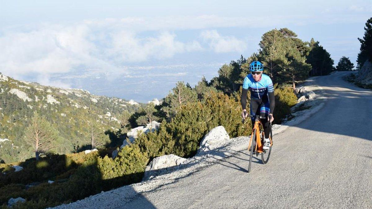 Ex ciclista profesional Joseba Beloki asesora la Gran Fondo SB Hotels Terres de l¿Ebre