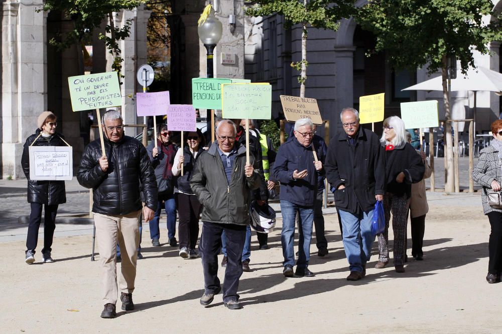 Protesta de pensionistes pel centre de Girona