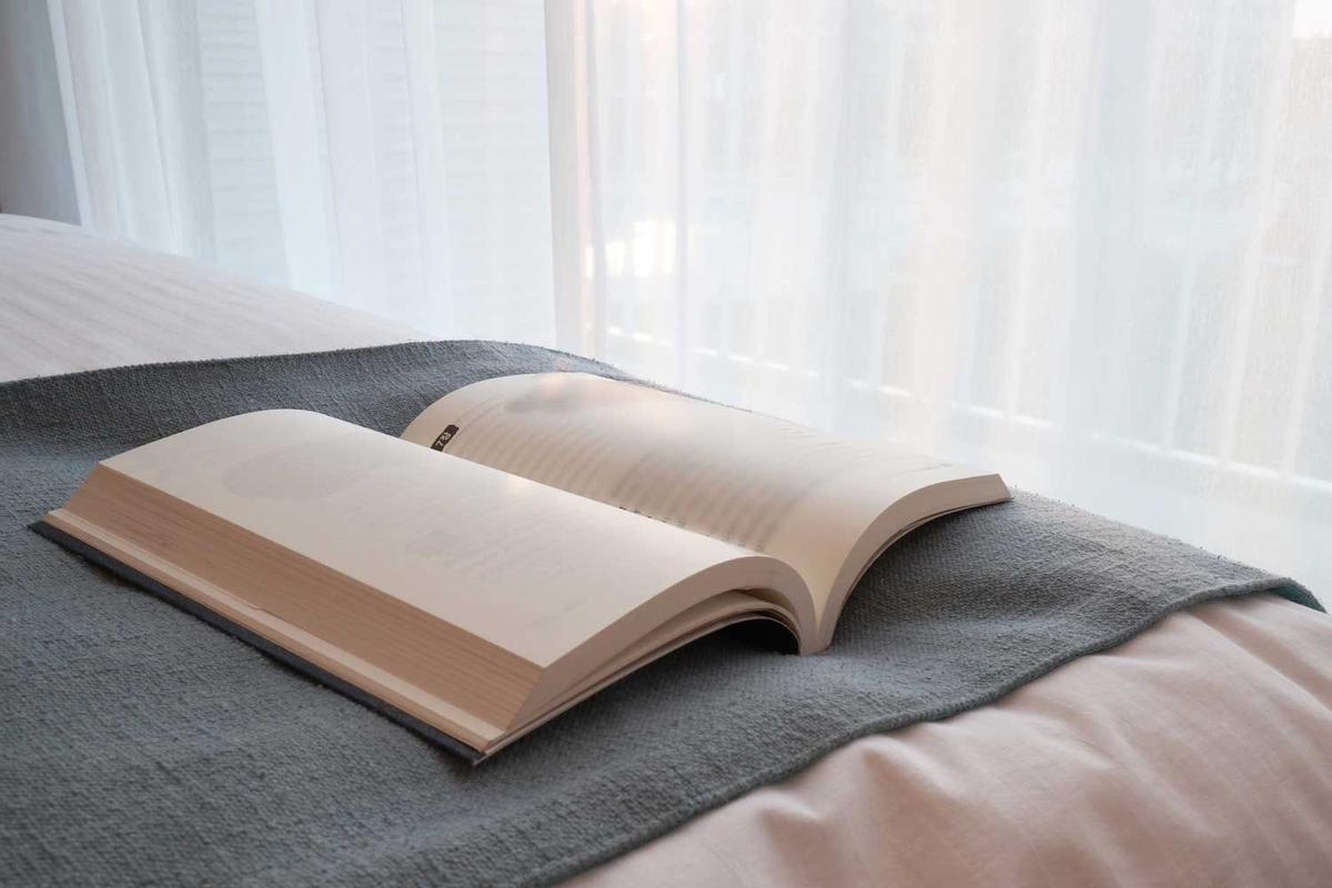 Libro en cama