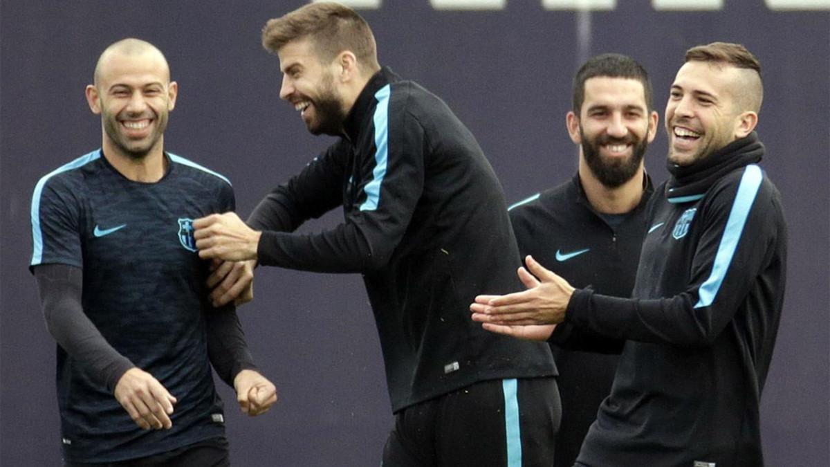 Piqué, Alba, Mascherano y André Gomes estrenarán botas en el Camp Nou