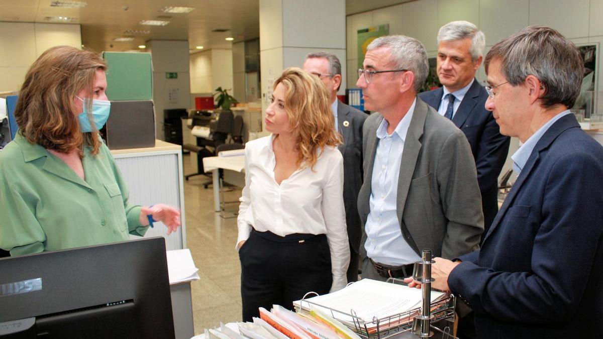 Raquel Sánchez, Ministra de Transportes, Movilidad y Agenda Urbana, junto a Fidel Vázquez, director general de Sepes.