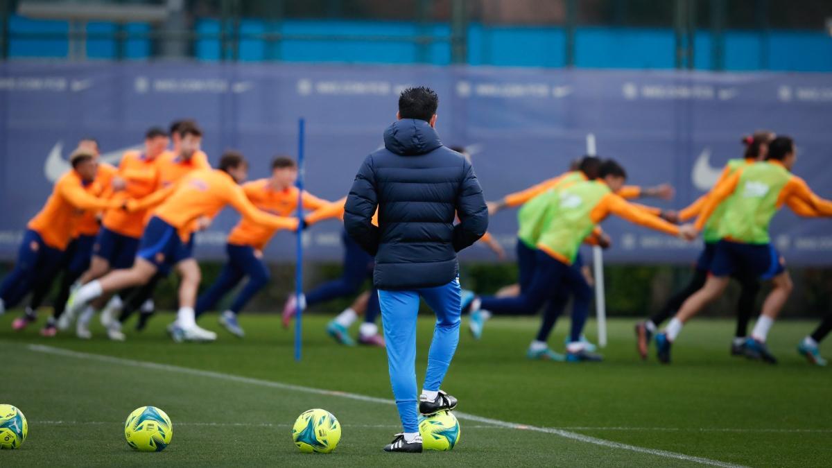 Xavi Hernández durante el entrenamiento previo al Real Madrid - Barça de La Liga 2021/22