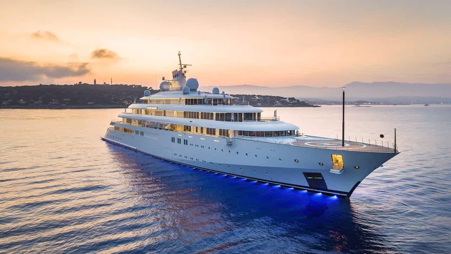 Dos yates, 600 millones: la opulencia se abriga en la ría