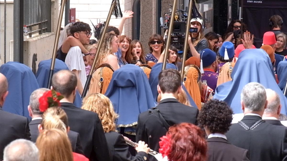 Así fue el rodaje de una serie con Belén Cuesta y Marta Etura en Elda