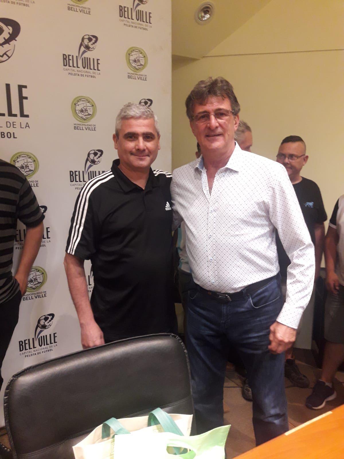 Rafa Di Gangi, junto a Mario Kempes