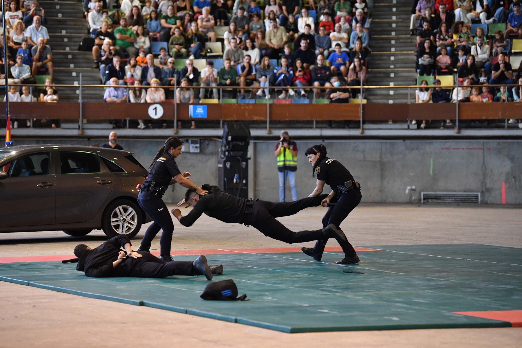 Exhibición de la Policía Nacional en el Coliseum de A Coruña