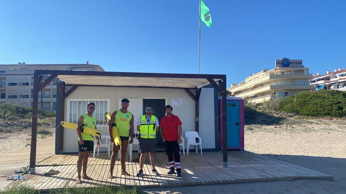 Imatge d'un dels equips de socorristes que ha treballat este estiu a Alcossebre.