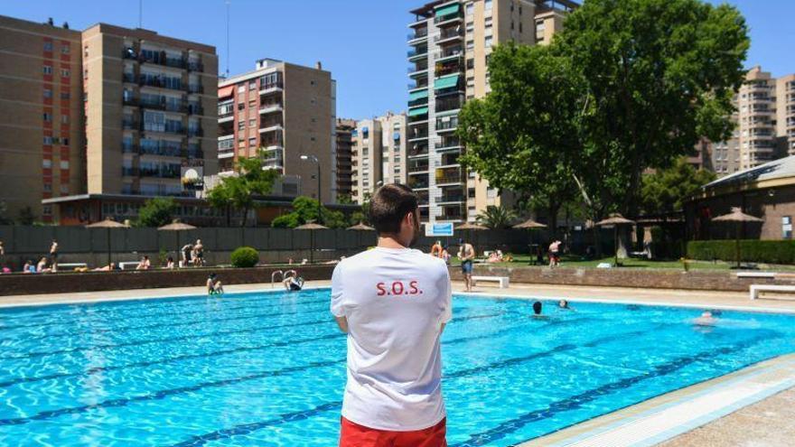 Zaragoza plantea abrir las piscinas en julio con restricciones de aforo