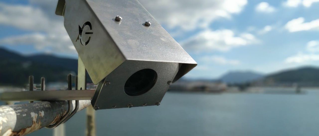 Cámara de Marine Instruments instalada en un pincheiro.
