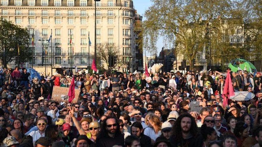 Más de mil personas arrestadas en protestas por el cambio climático en Londres