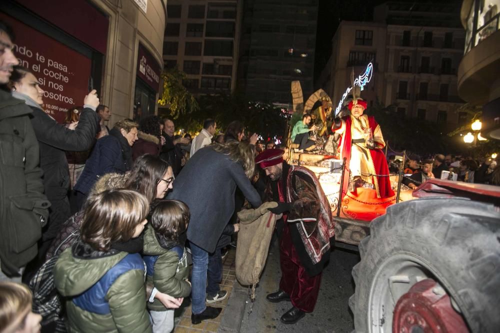 Desfile de los mensajeros reales en Alicante