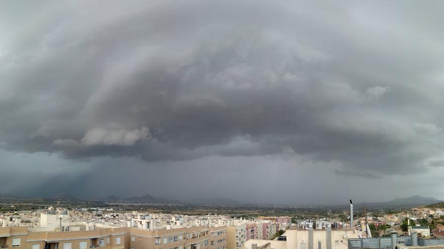 Lluvia de intensidad torrencial en el Alto y Medio Vinalopó