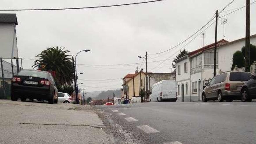 Imagen del deterioro de la carretera de Culleredo a Almeiras.