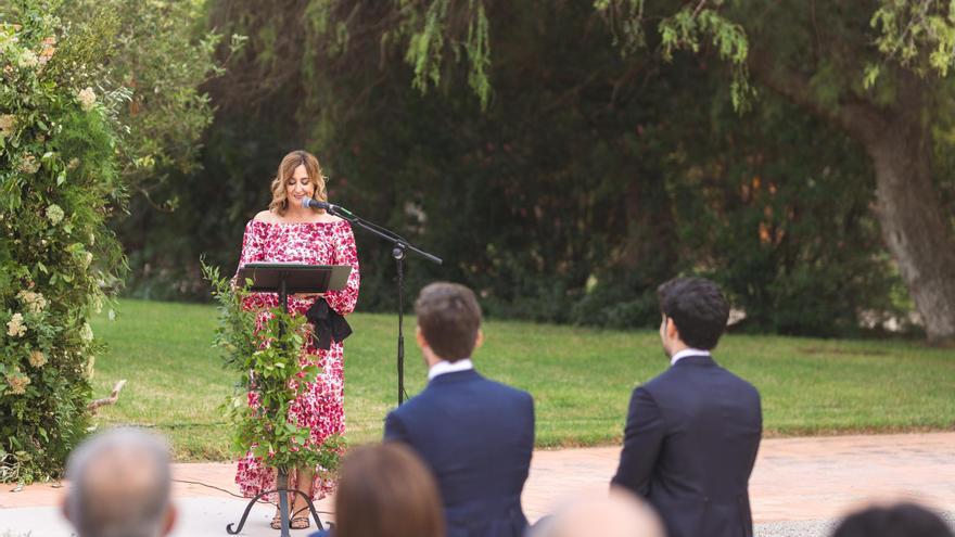 El curioso regalo de Mª José Catalá a Juan Carlos Caballero en el día de su boda