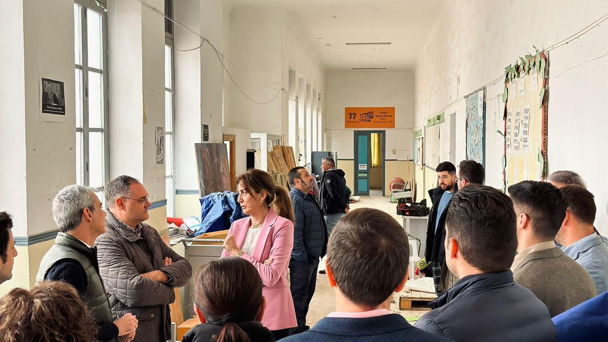 Visita de la alcaldesa al colegio Miguel Medina.