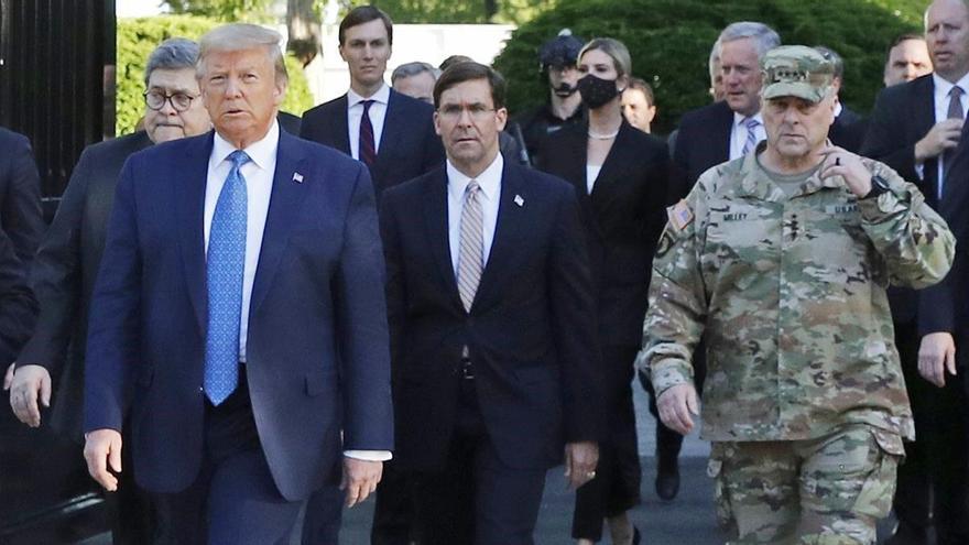 Otro alto mando militar acentúa la brecha con Trump por la respuesta a las protestas
