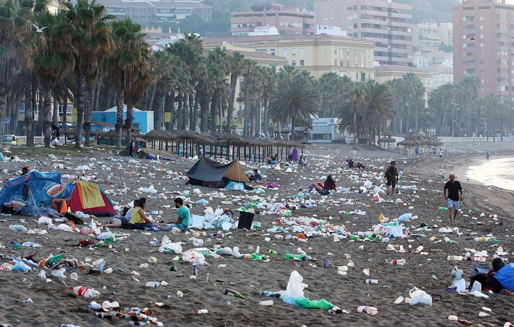 Así han quedado las playas después de la Noche de San Juan