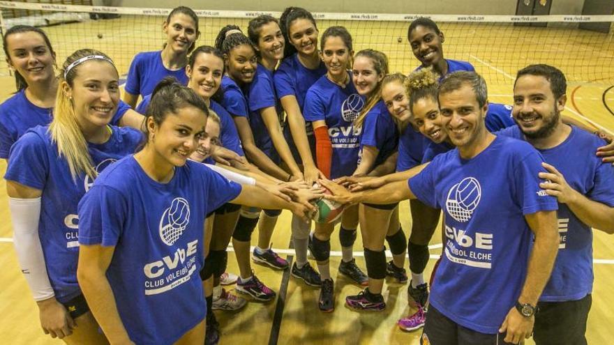 Las jugadoras del ESD Granadas de Elche junto a su entrenador