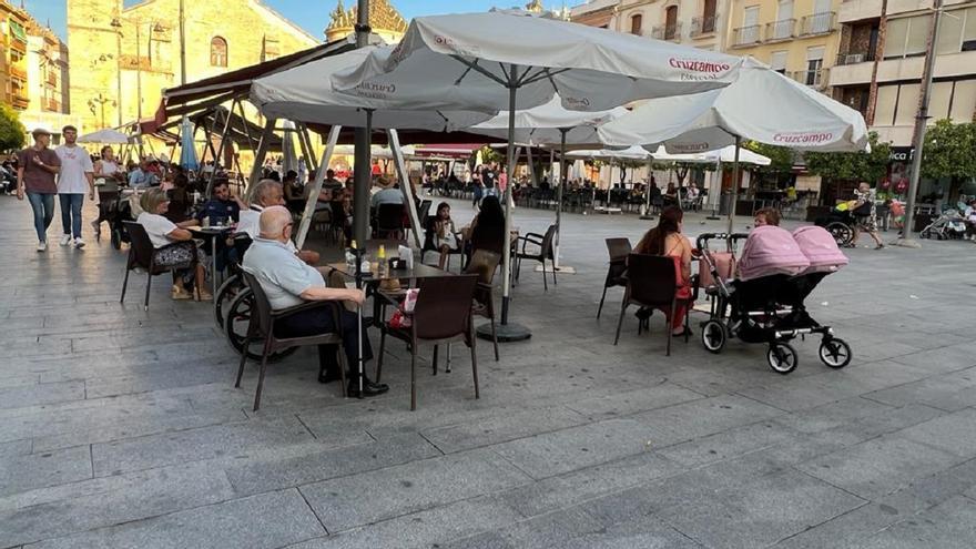 Los hosteleros de Lucena piden que se controlen las actividades de las asociaciones