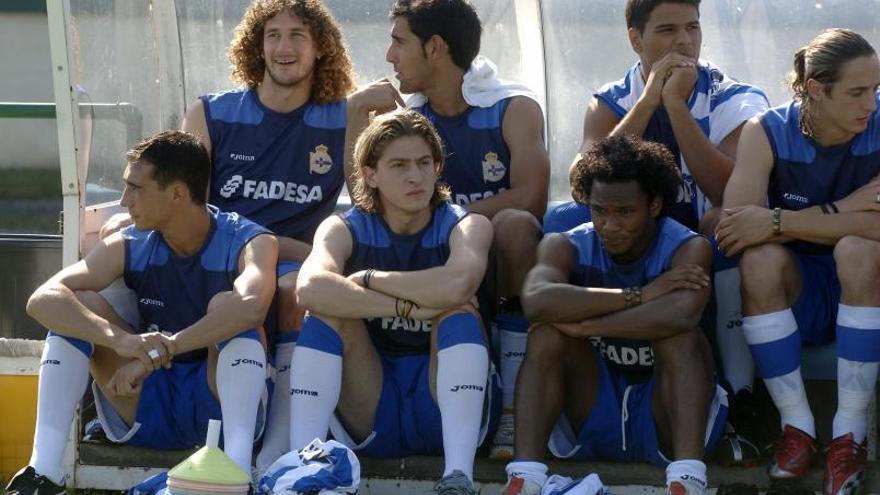 Aridane, el segundo por la derecha, con Coloccini, Pita, Iván Carril, Pablo Amo, Filipe y De Guzmán. |   // J. VARELA