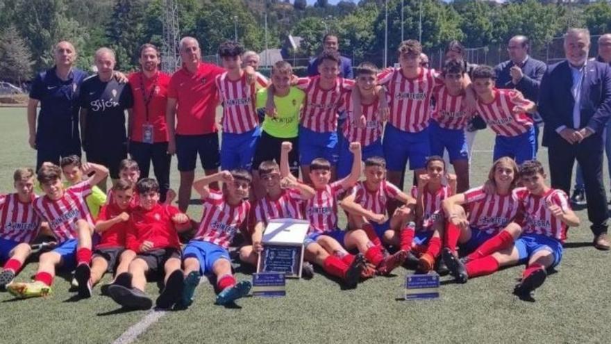 Triunfo del infantil del Sporting en el trofeo del centenario de la Ponferradina