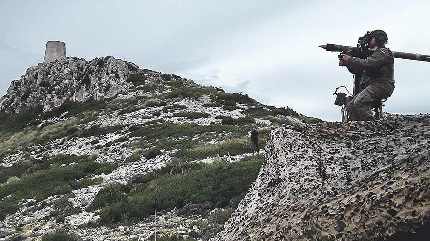 Spanische Streitkräfte proben den Verteidigungsfall für die Nordküste