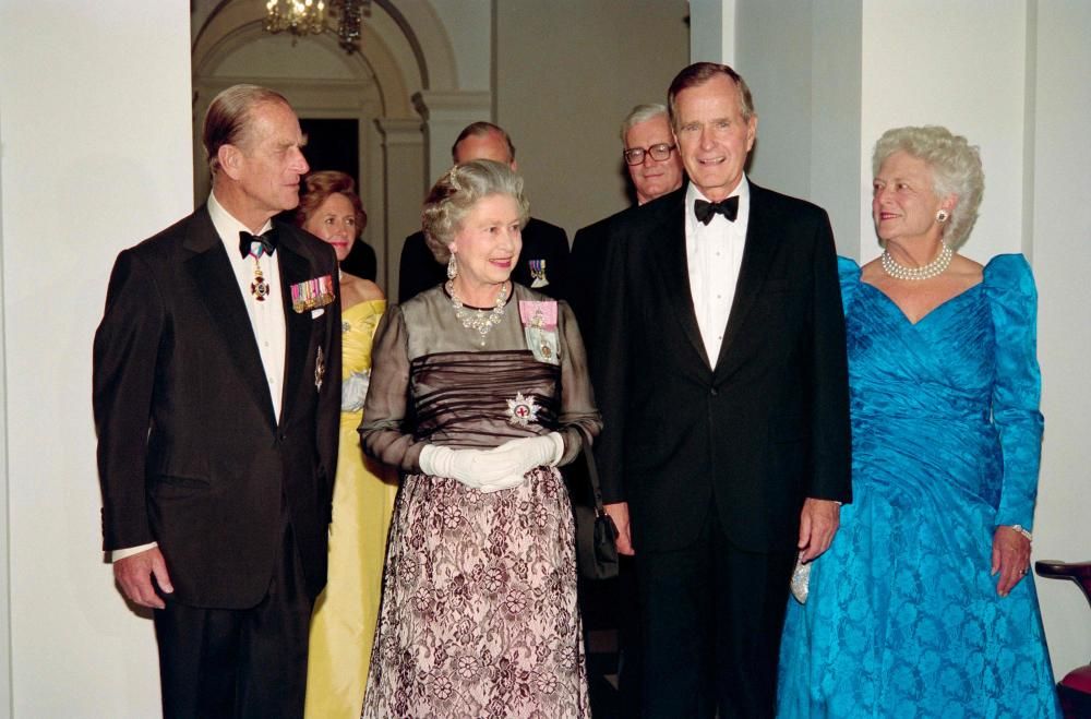 Former US first lady Barbara Bush dead at 92: ...