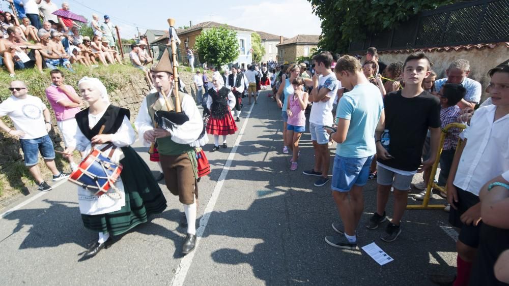 Desfile de carrozas en Valdesoto