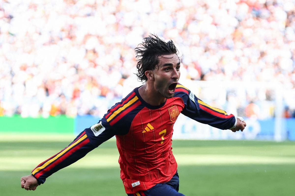 Ferran Torres celebra el gol que dio el Mundial a España.